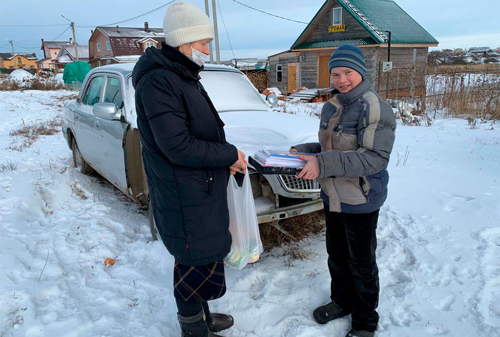 На Николу дети из малоимущих и многодетных семей получили подарки